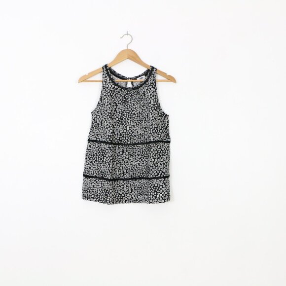 *Old Navy Black and White Flower Tank Top - Picture 9 of 9